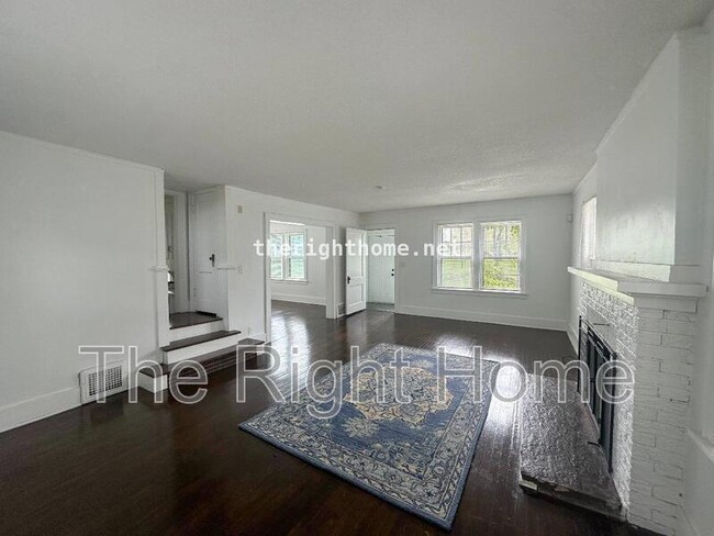 Building Photo - 2430 Redick Ave