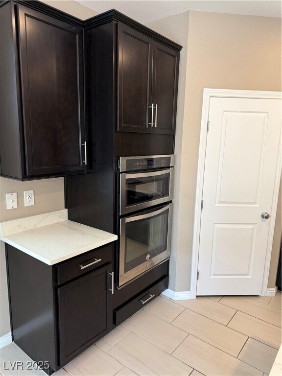 Building Photo - 921 Riverlawn Pl