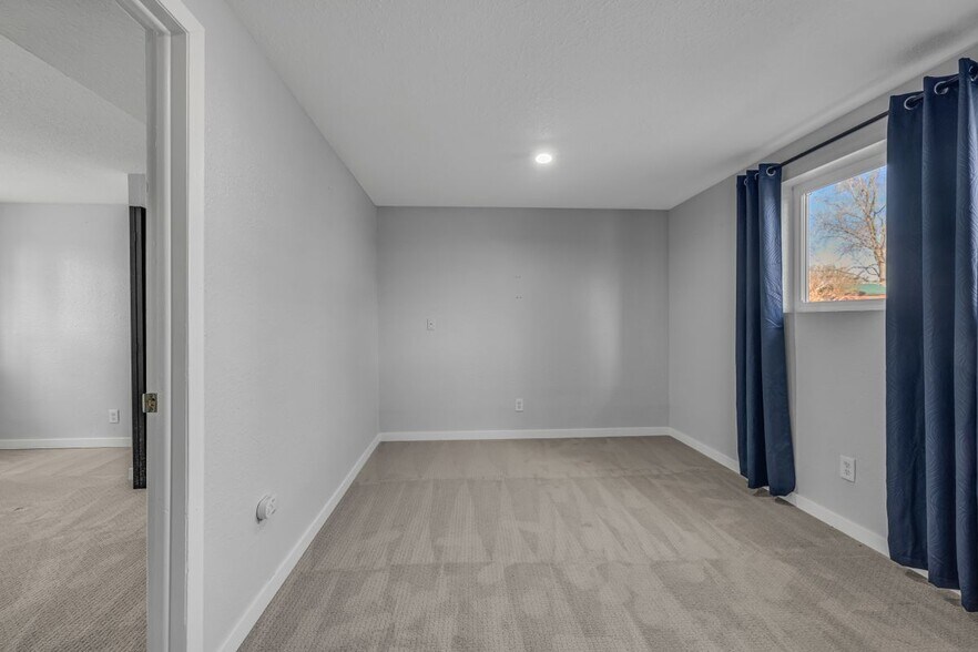 Building Photo - 5545 Elkhart St