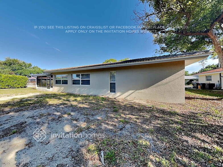 Building Photo - 122 Van Dyck Dr