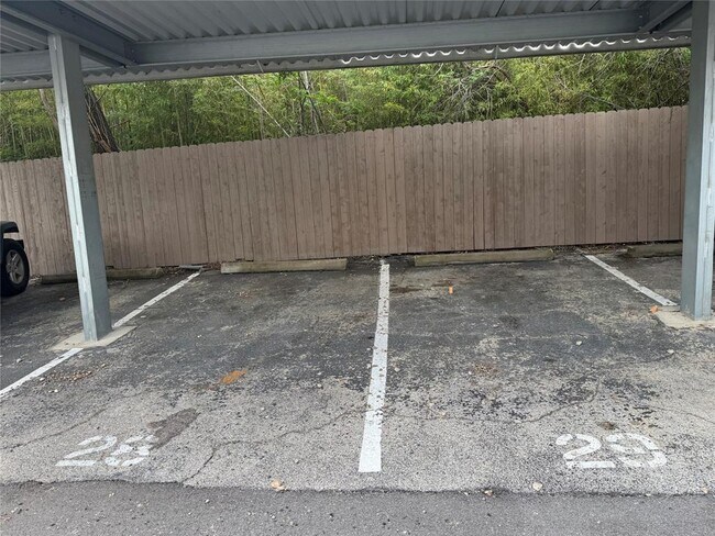 Building Photo - 2200 Dickson Dr