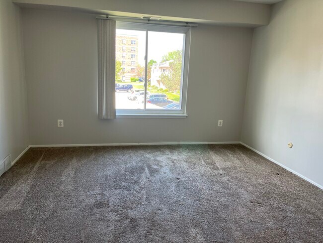 Building Photo - 44457 Savery Dr