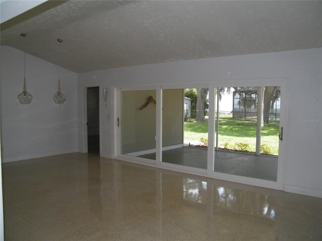 Building Photo - 1060 Jesse Ave