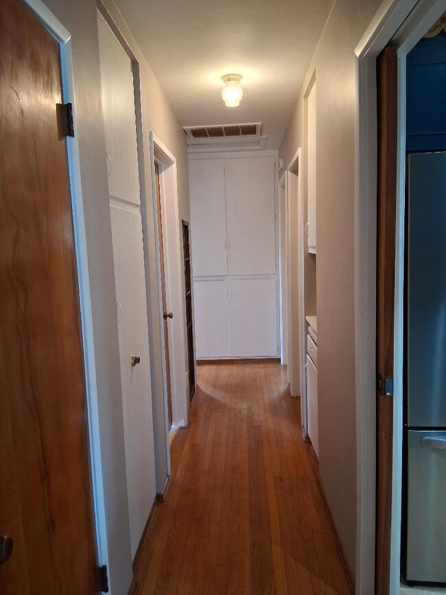 Building Photo - 491 Carnation Ave