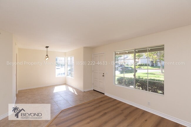 Building Photo - *** HIGHLY DESIRED 3BED/2.5BATH  HILLSBORO...