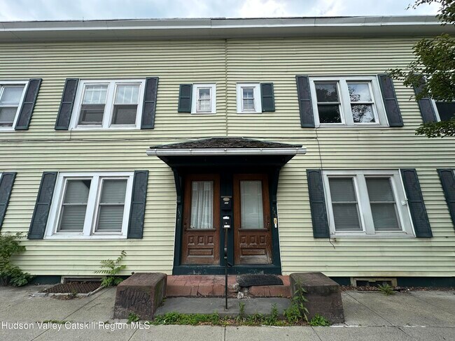 Primary Photo - 229 Warren St