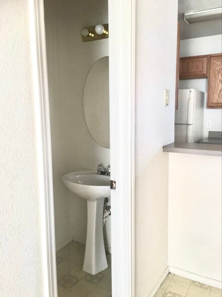 Building Photo - 5806 Redstone Dr