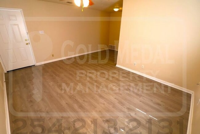 Building Photo - 1706 Cole St