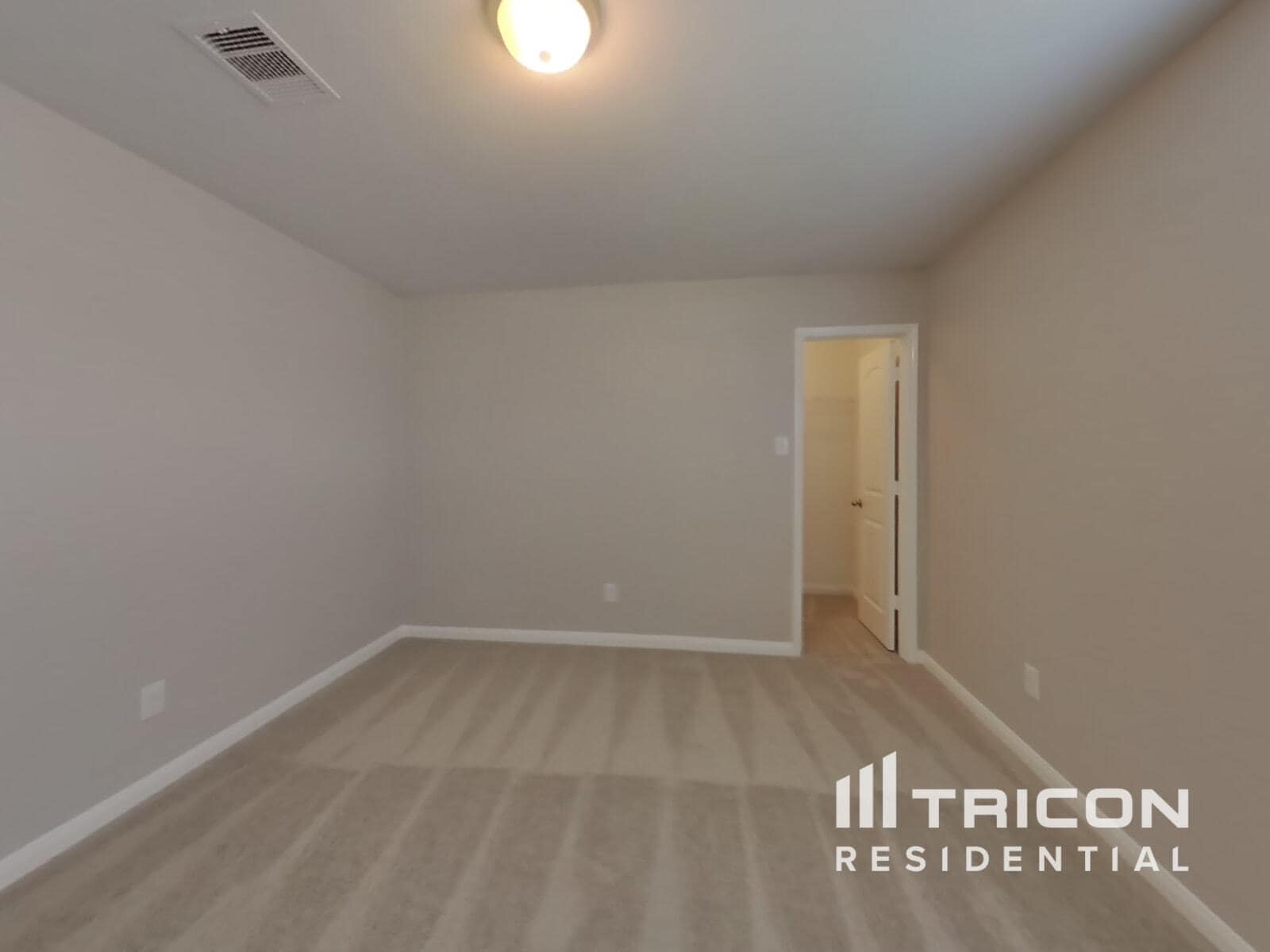 Building Photo - 10930 Hillside Creek Dr