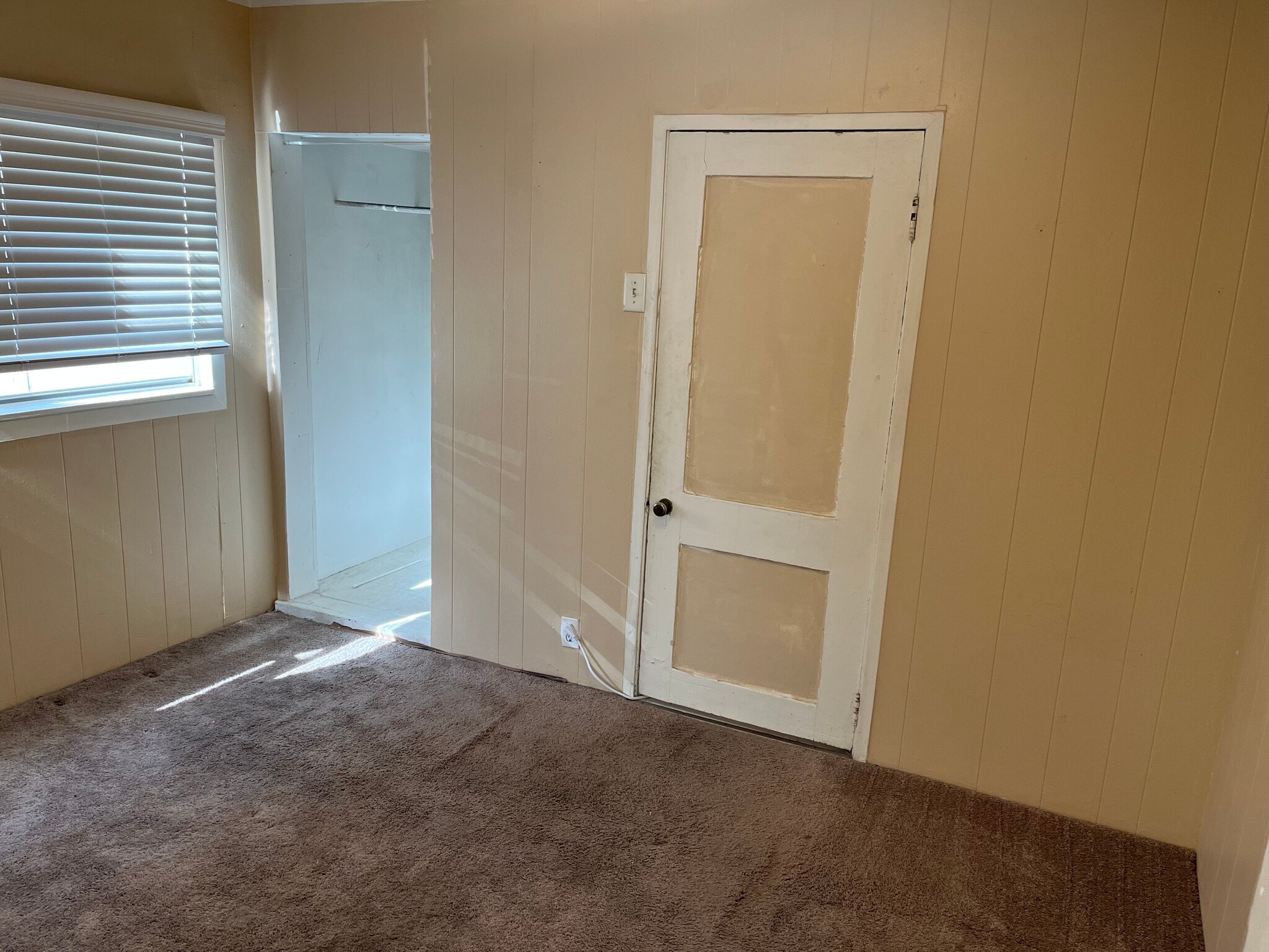 Master Bedroom - 10742 Palms Blvd