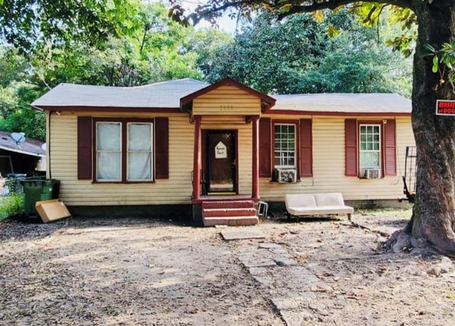 Building Photo - 2409 Clover Ln