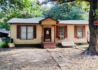 Building Photo - 2409 Clover Ln