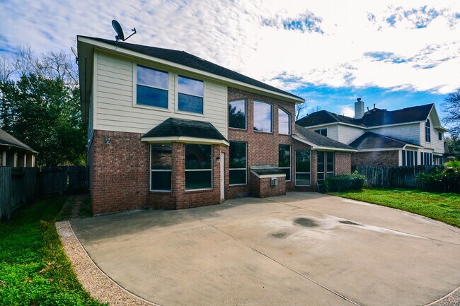 Building Photo - 3211 Chapel Creek Way