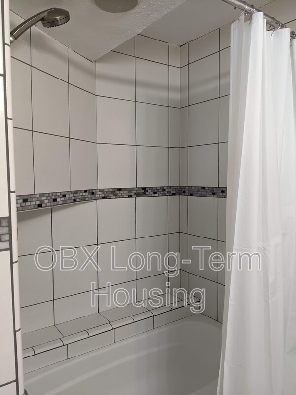 Building Photo - 181 Pine Grove Ln