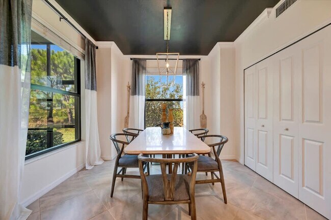 Building Photo - 5720 Palmer Cir