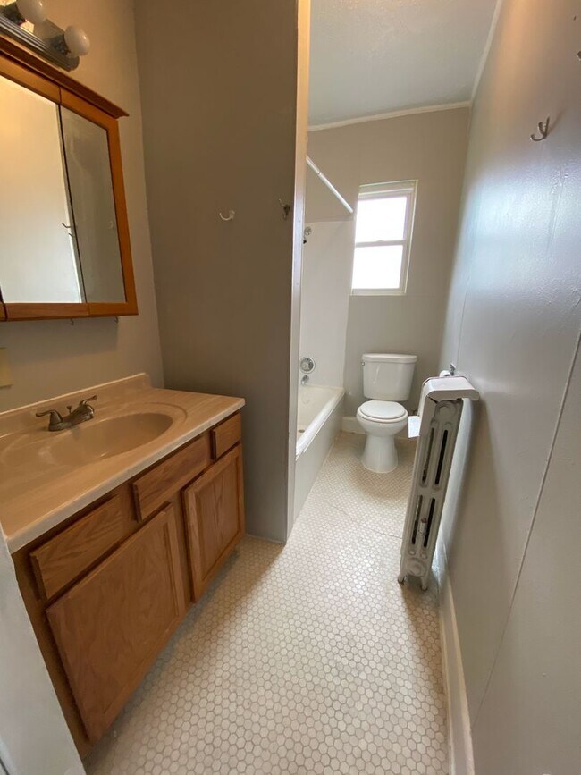 Building Photo - 2365/2377 Ravine St.