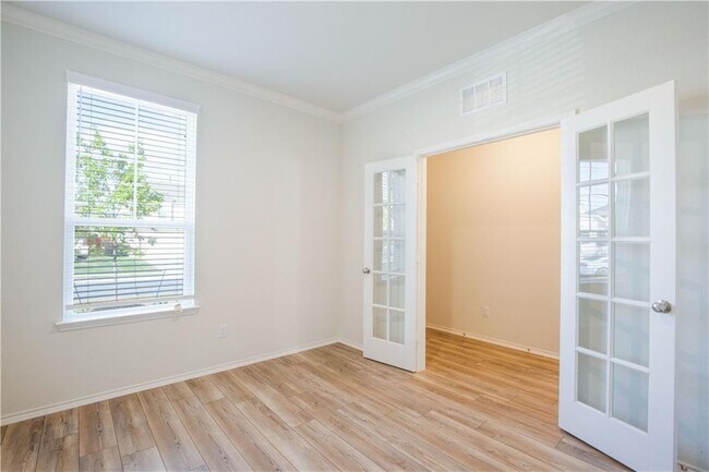 Building Photo - 224 Purple Heart Dr