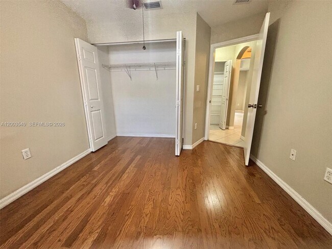 Building Photo - 2307 Anchor Ct