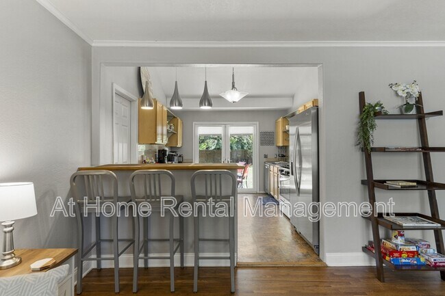 Building Photo - 4911 S Cincinnati Ave