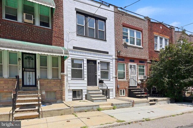 Building Photo - 2435 Fitzgerald St