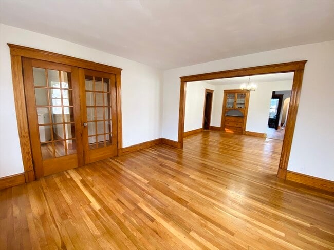 Building Photo - 37 Walnut Ct