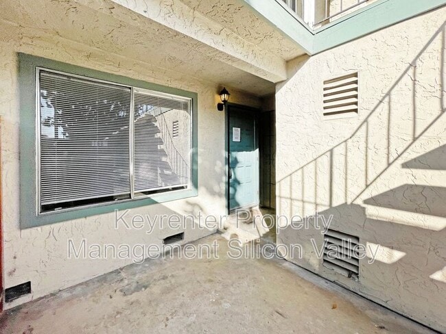 Building Photo - 889 Canfield Ct