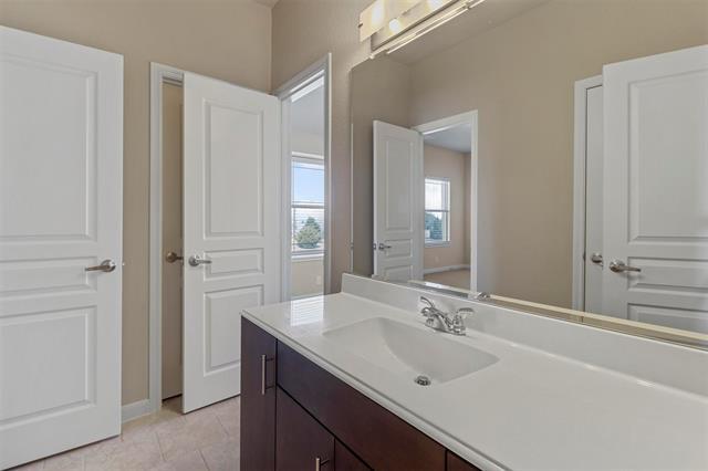 Building Photo - 4082 Serene Dr