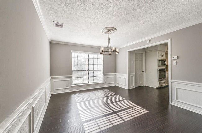 Building Photo - 4310 Brightwood Dr