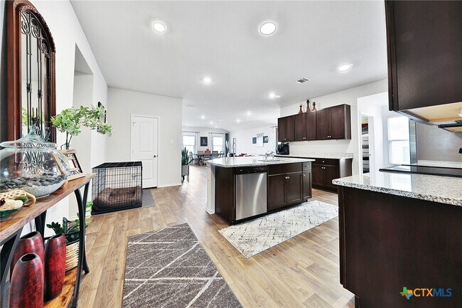 Building Photo - 801 Cinnamon Teal