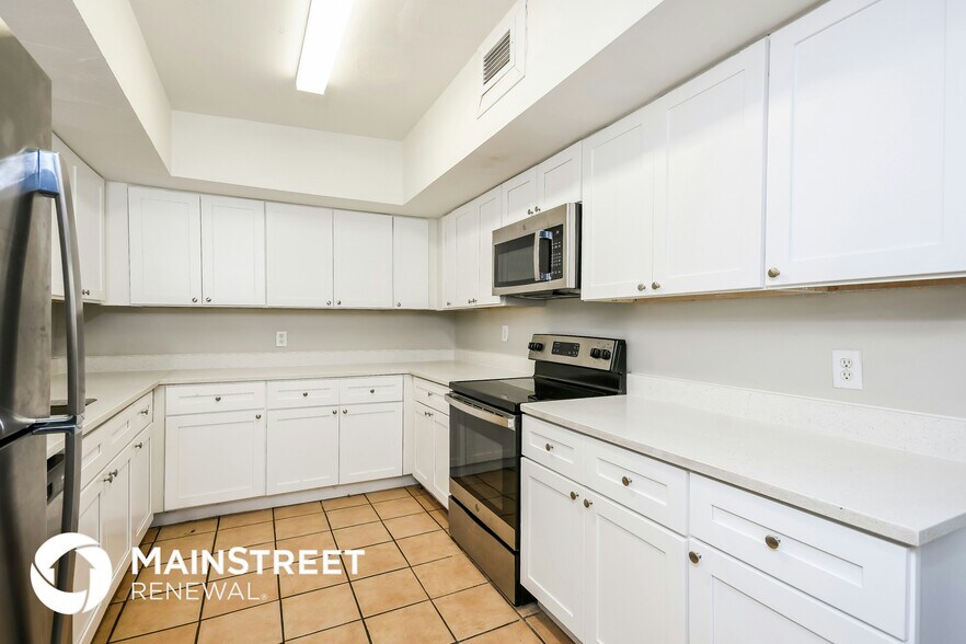 Building Photo - 314 Sears Ave NE