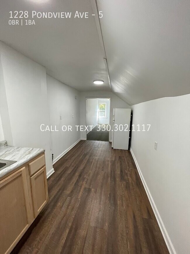 Building Photo - Studio apartment for rent