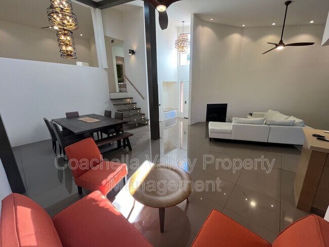 Building Photo - 287 S Civic Dr