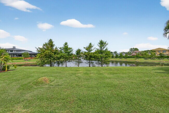 Building Photo - 15155 Newquay Ct