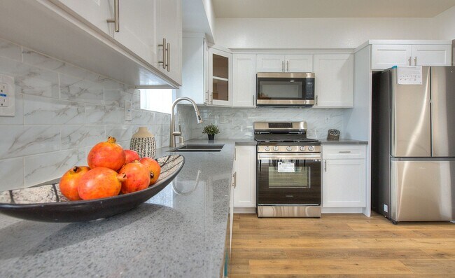 Building Photo - 11726 Hamlin St