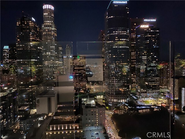 Building Photo - 400 S Broadway