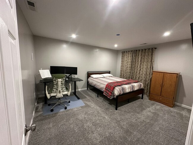 Building Photo - 75 Sweetgum Ln