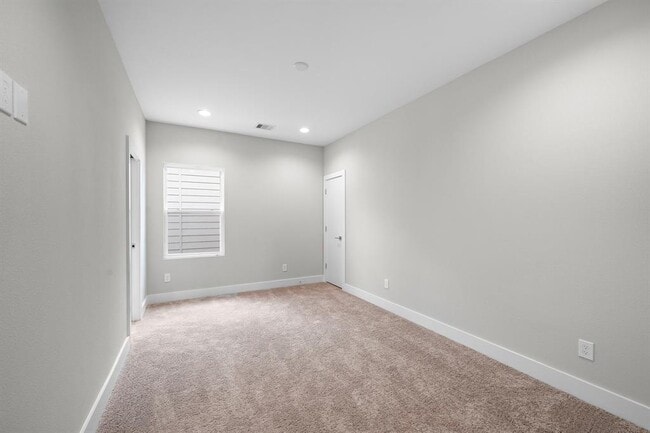 Building Photo - 8138 Esther Acres Ln
