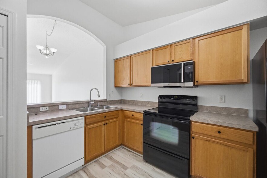 Building Photo - 13307 Ashbark Ct