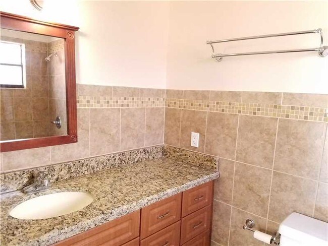 Building Photo - 3406 SW 16th Terrace