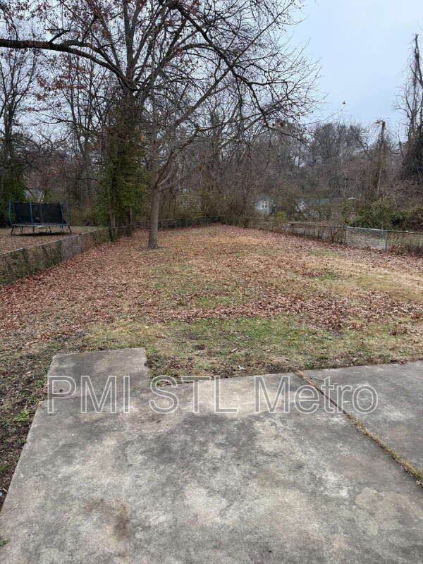 Building Photo - 334 Suburban Ave