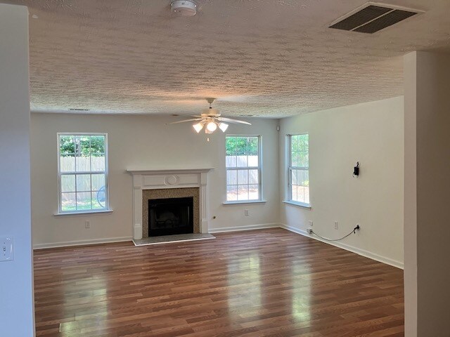 Building Photo - 819 Roxholly Ln