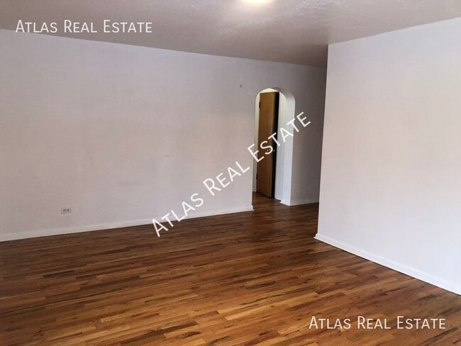 Building Photo - 1001 19th St