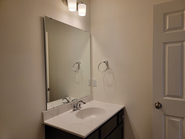 Building Photo - 2485 Artesian Way