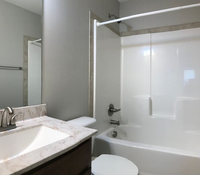 Building Photo - Super Sweet on Streamwood