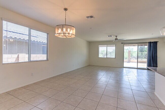 Building Photo - $750.00 MOVE-IN CREDIT TOWARDS FIRST MONTH RENT!!!!! Rancho Sahuarita