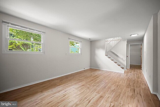 Building Photo - 5435 The Bridle Path