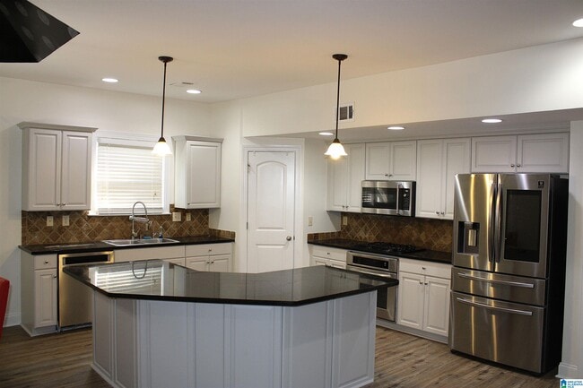 Building Photo - 2352 Arbor Glen