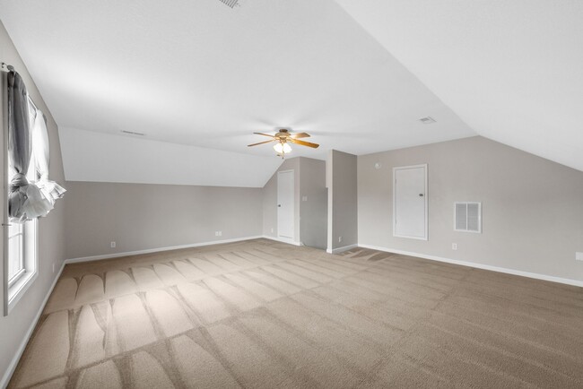 Building Photo - 1021 Glenhurst Way