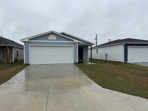 Building Photo - Brand New 3b, 2b in Haskell