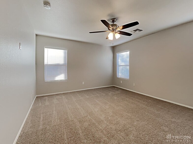 Building Photo - 40268 W Helen Ct